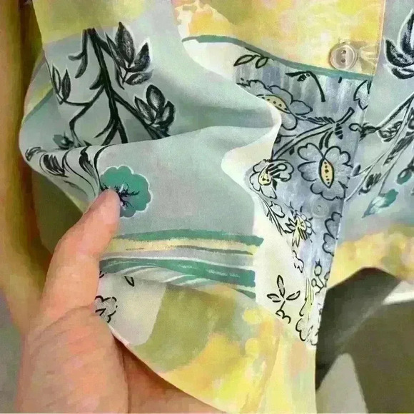 Vintage oversized pastel yellow floral button down short sleeves blouse - Picture 6 of 8